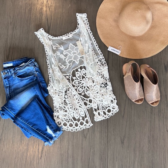 🎉Host Pick🎉 NWT Vest - Picture 3 of 6